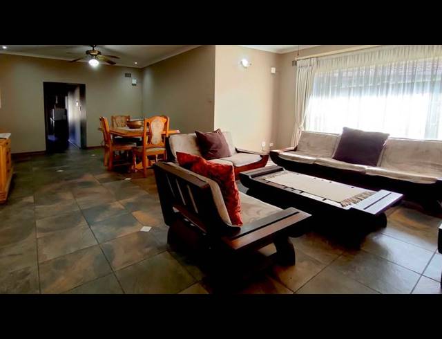 10 BEDROOM HOUSE FOR SALE IN DUVHA PARK